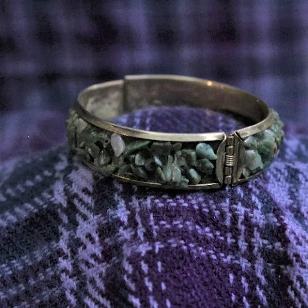 Vintage Genuine Jade Chip Gold-tone Hinged Cuff Bracelet